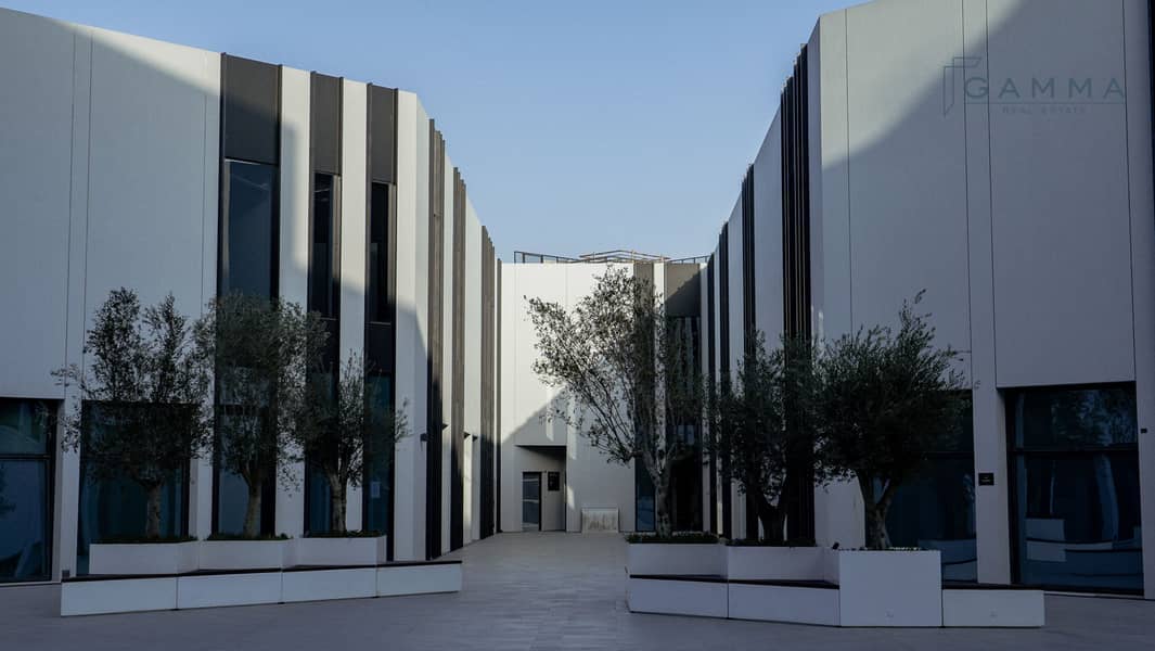 14 Q-East Exterior-31. jpg