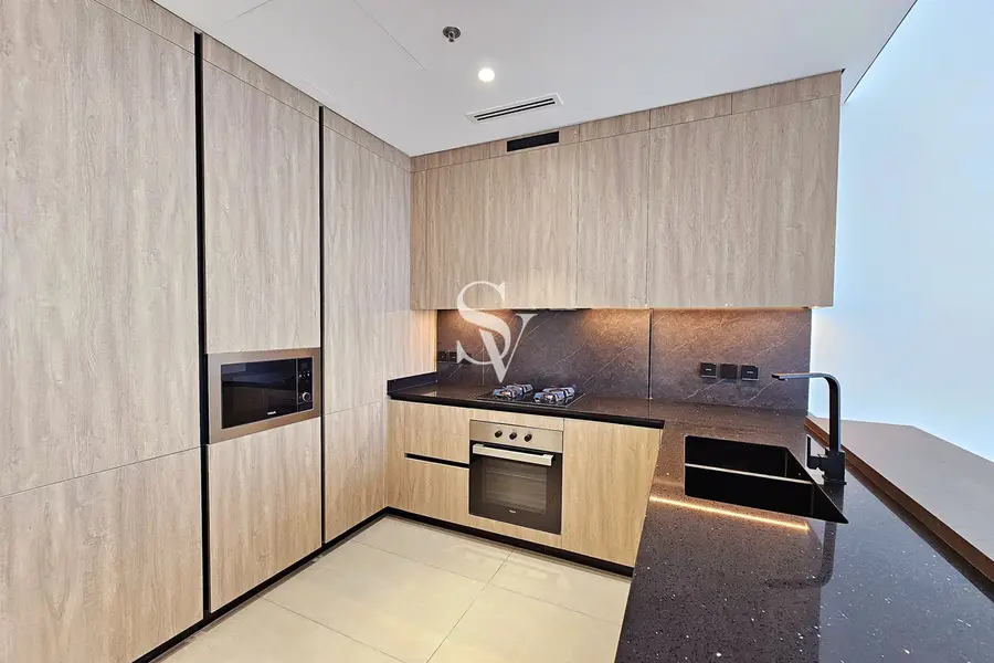 Vacant | White Goods | Spacious | Low Floor - View 4