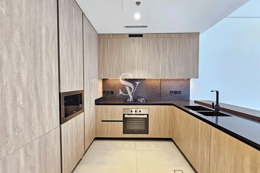 Vacant | White Goods | Spacious | Low Floor - View 5