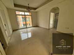 للإيجار السنوي بعجمان - بمنطقه المويهات 3 - غرفتين وصاله بمساحة واسعة - تكييف مركزي - شهر مجاني - خزائن بالحائط - سهل المخرج لدبي - بناية عائلية -