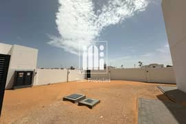 اول ساكن | فيلا 6غرف نوم+ خادمه +سائق | حوش كبير |