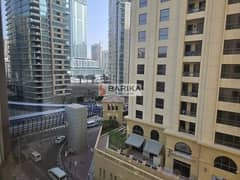 Spacious Unit | Prime Location | Beachside Living