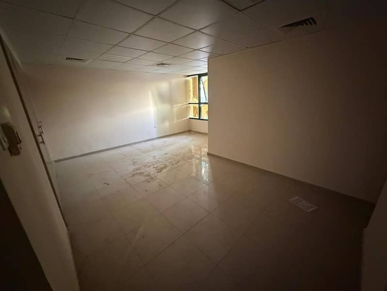 Studio apartment - spacious - separate kitchen - free maintenance - central air conditioning - suitable for families