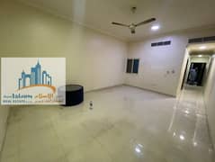 استوديو واسع جداً للإيجار في الروضة 3 - تشطيب فندقي وموقع هادئ