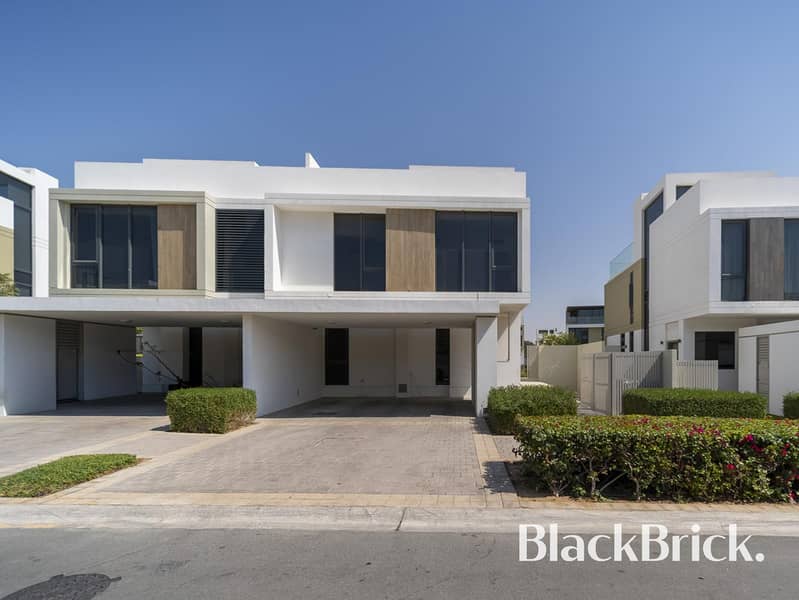 Skyline Luxury | Premium 3-Bedroom Villa Skyline Luxury | Premium 3-Bedroom Villa
