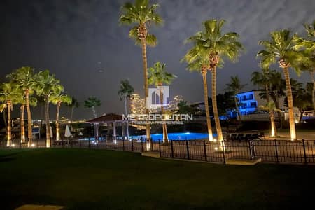 3 Bedroom Villa for Sale in Palm Jumeirah, Dubai - Vacant | Atlantis and Sea View | Large Plot