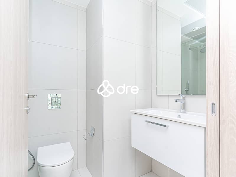 16 DRE00283-Edit. JPG