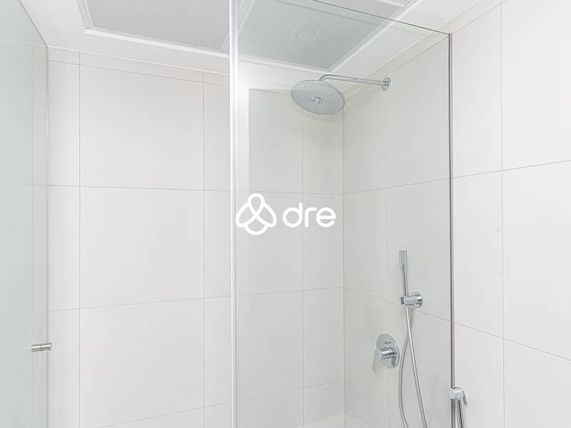 18 DRE00284. JPG