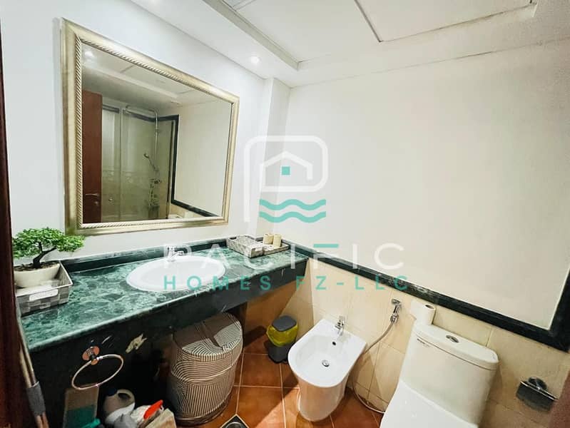 14 Pullman_Residences_Unit215_photo14. jpg