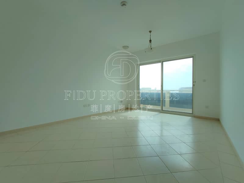 Top floor | Lake view | Perfect condition | Vacant