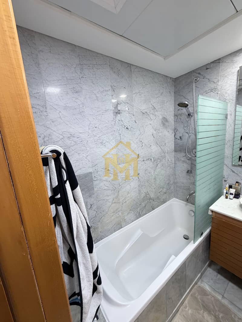 6 aadbe409-dfb2-4b20-87ef-1fe4eda9d842. jpg