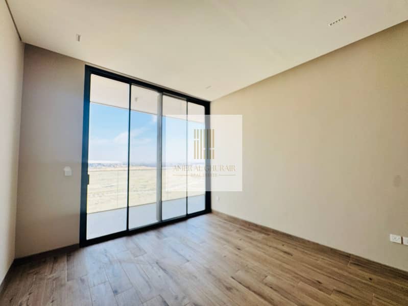 Exclusive | Smart Home | Closed Kitchen + Storage