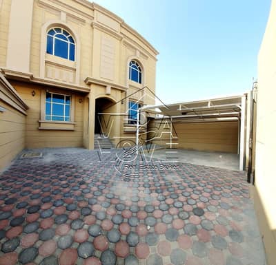 PRIVATE ENTRANCE 5-BEDROOM VILLA PRIVATE ENTRANCE 5-BEDROOM VILLA