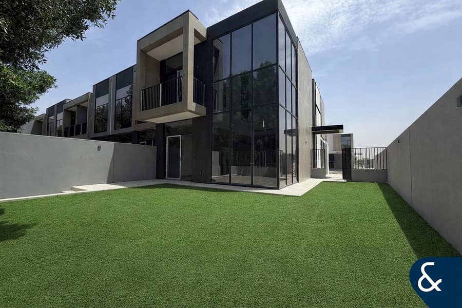 Prime Location | New Handover | 4 Bed G+2 Prime Location | New Handover | 4 Bed G+2