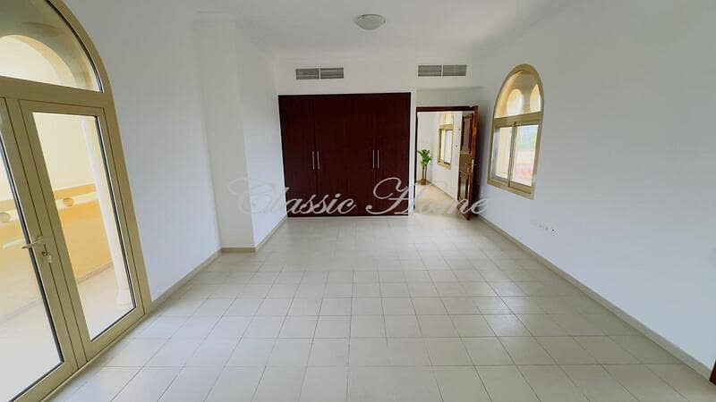 18 Bedroom 1. jpg