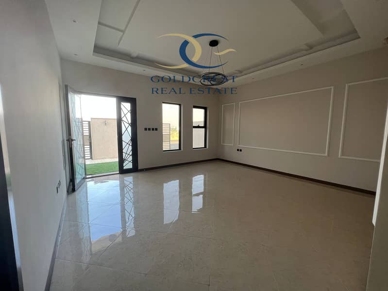 4 hall