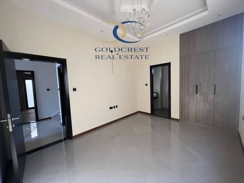 8 G floor bedroom