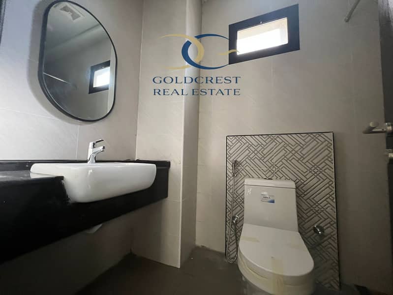 9 G floor bedroom's bathroom