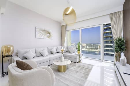 Appartement de 2 chambres à à louer à Dubai Harbour, Dubai - Living 1. jpg