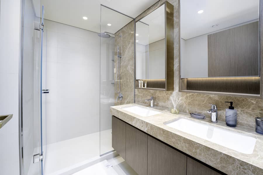 8 Bath 3-2. jpg