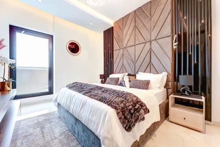 3 Marketing Image 2