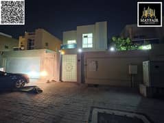 استمتع بالراحة والفخامة في فيلا مصممة بعناية لتناسب العائلات الكبيرة الباحثة عن المساحة، الخصوصية، وجودة الحياة