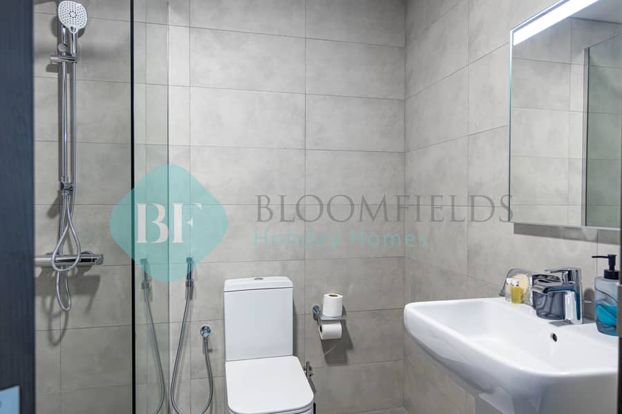 16 Washroom 1. jpg