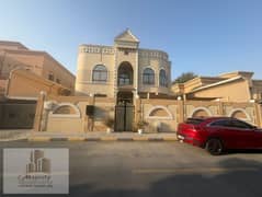 فيلا سكنية للبيع في شرقان الشارقة – 4 غرف ماستر + مسبح | أرض 7125 قدم | طابقين بموقع مميز قريب من الكورنيش والخدمات وعلى بعد 4 قطع من الشارع الرئيسي