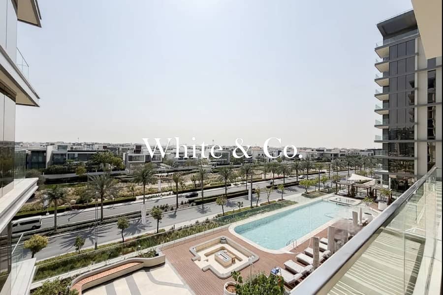 Pool View| Large Layout| Luxury Amenities Pool View| Large Layout| Luxury Amenities