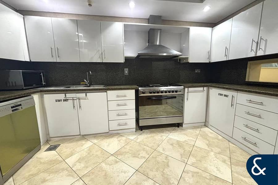 Three Bedrooms | Furnished | Sea Views Three Bedrooms | Furnished | Sea Views