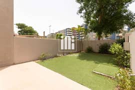 حديقه منسقه | فيلا عائليه 3 غرف نوم ماستر | موقع مميز |