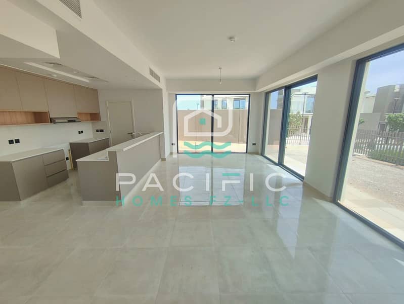 5 FALCON_ISLAND_Unit270_photo3. jpg