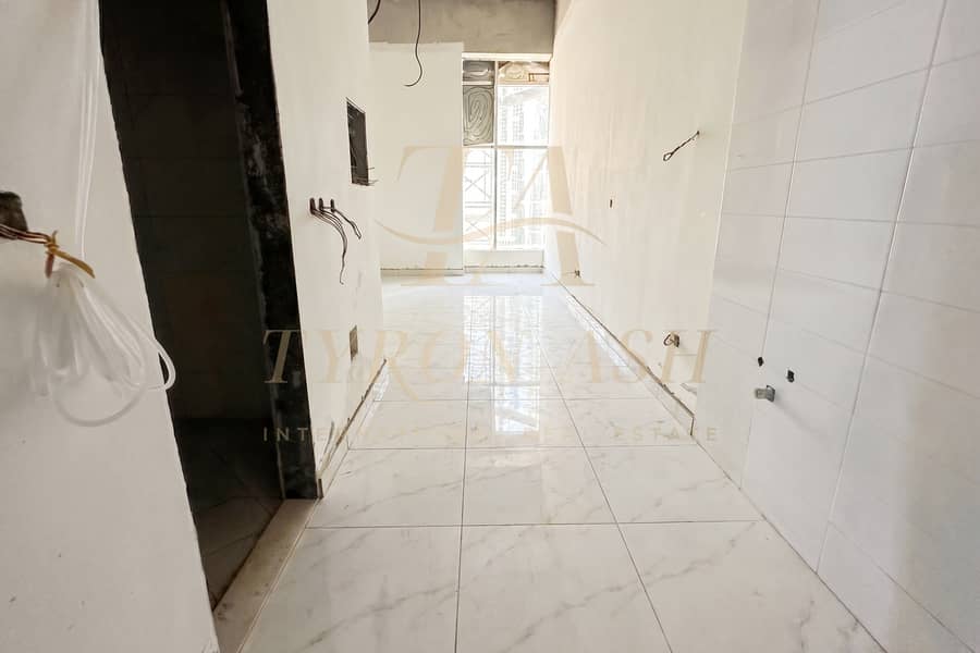 Top Floor Lake & Landmark Views Offers over 550k Top Floor Lake & Landmark Views Offers over 550k
