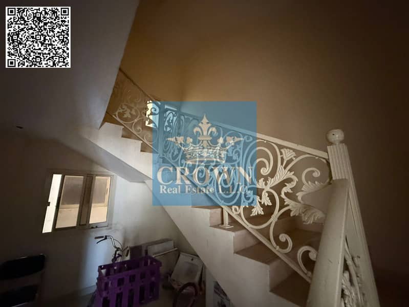 18 886e3b2f-dcc1-4cc6-abbb-16d1d8e79854. jpg