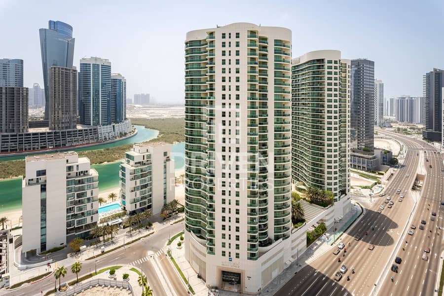 2 Bedrooms Luxurious Corner Unit | Distress Deal 2 Bedrooms Luxurious Corner Unit | Distress Deal