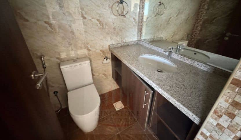 10 toilet. jpg