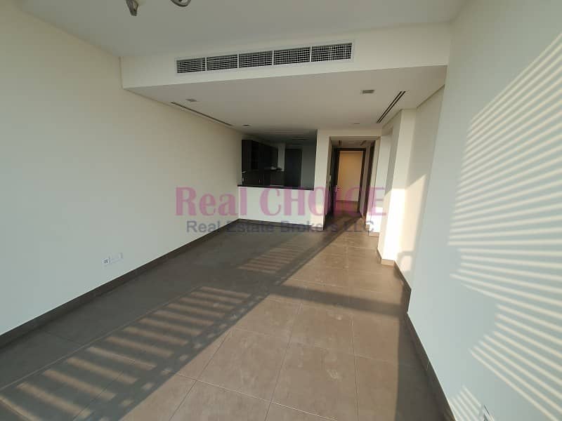 Classy And Spacious With Excellent Facilities And Perfect Location Classy And Spacious With Excellent Facilities And Perfect Location