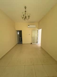 **بيت عربي للإيجار في الجزات – مساحة كبيرة، موقع مميز يوفر الراحة والخصوصية، 4 غرف ماستر ومجلس كبير**