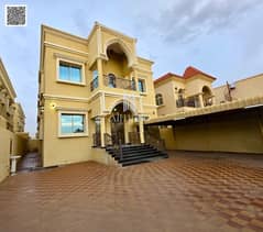 فيلا فاخرة للإيجار السنوي في المويهات 1 – عجمان ليست مجرد فيلا، بل تجربة سكن متكاملة تجمع بين المساحات الواسعة، الخصوصية، والتصميم العملي الأنيق. موق