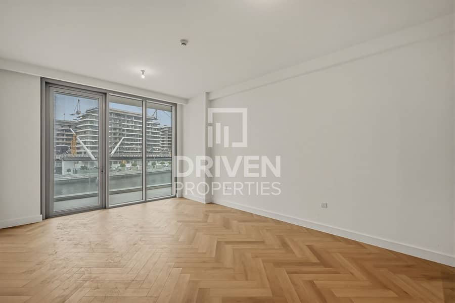 Full Canal View | Large Terrace | Bright Unit Full Canal View | Large Terrace | Bright Unit