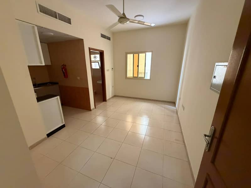 Studio apartment in Al Hamidiya, Ajman, near the Ajman Court, second occupant, separate kitchen.