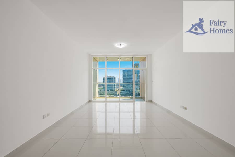 5 Livingroom2. jpg