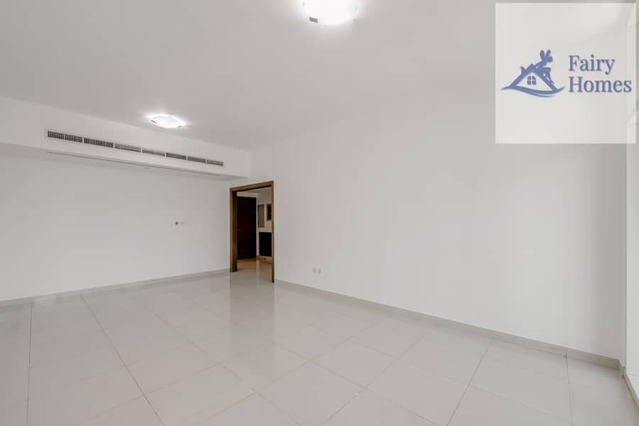 15 Livingroom3. jpg
