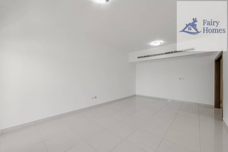 16 Livingroom4. jpg