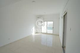 شقة واسعة بغرفة نوم واحدة للإيجار في هور العنز | موقع مميز