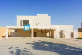 Single Row | Elegant 5BR+M | Huge Plot | Vacant