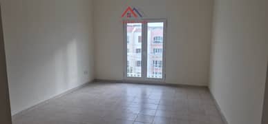 شقة استوديو | مبنى 80 | شرفة | إطلالات على الفناء والمدينة