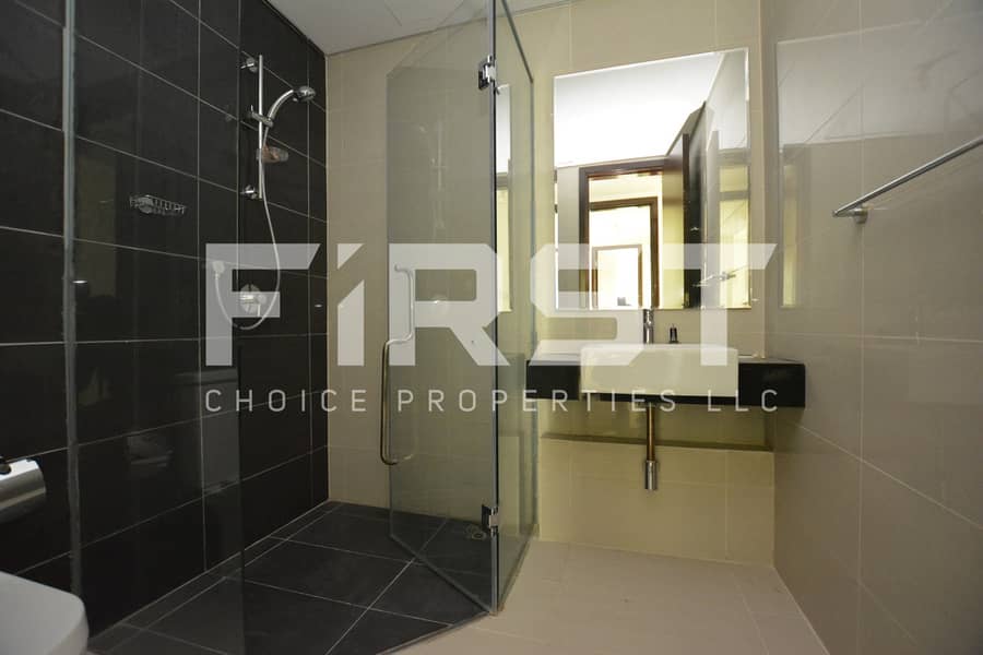 8 1BR Apt Marina Blue Al Reem Island Abu Dhabi UAE (12). jpg