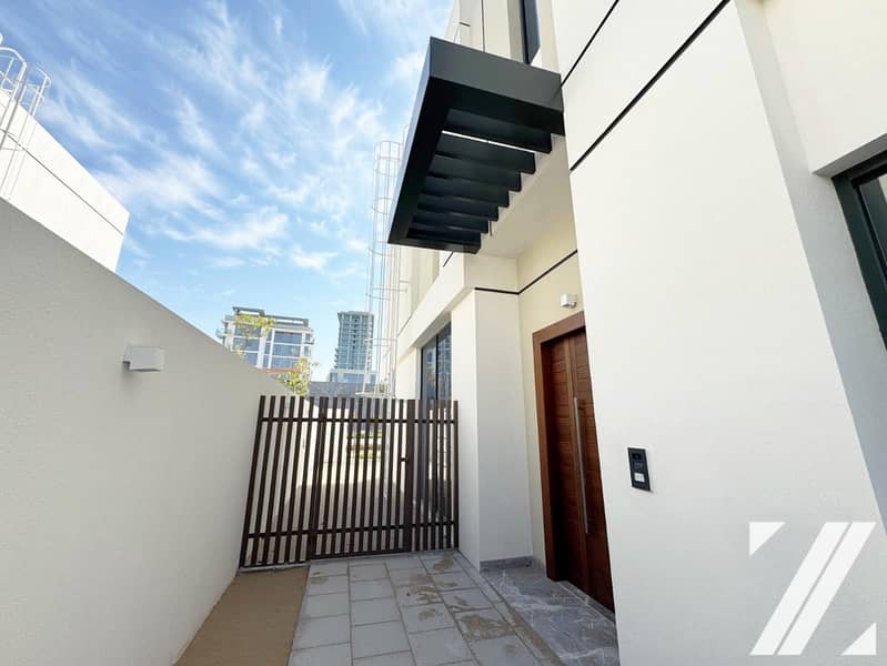 Spacious Modern | Single Row | Multiple Cheques - Image 15