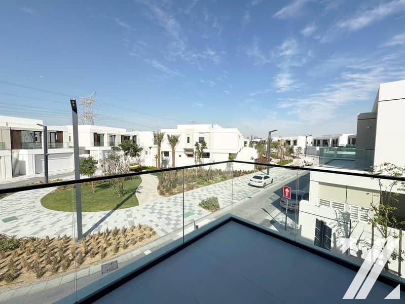 Spacious Modern | Single Row | Multiple Cheques - Image 6